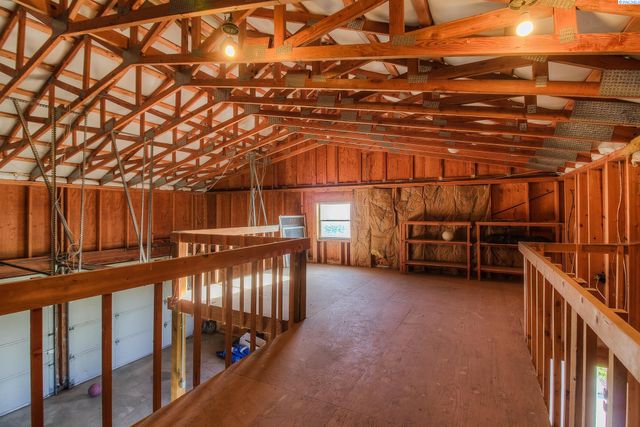 1921 Olmstead Rd, Grandview, WA 98930