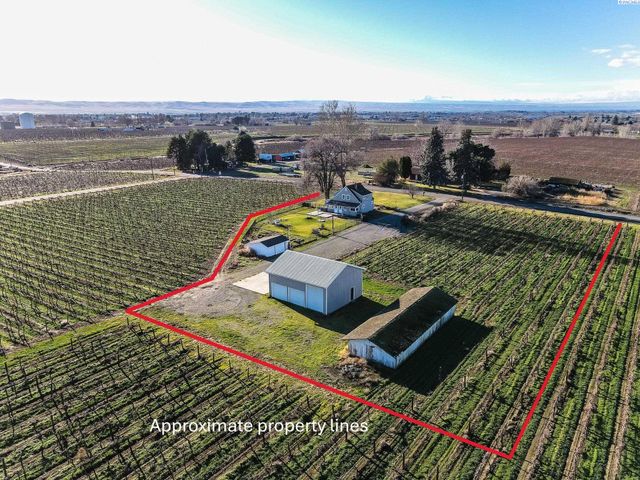 1921 Olmstead Rd, Grandview, WA 98930