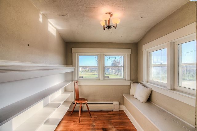 1921 Olmstead Rd, Grandview, WA 98930