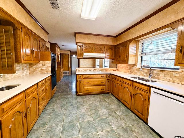 4810 Quail Creek, Mt Pleasant, TX 75455
