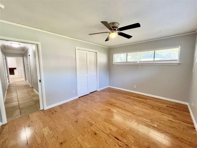 830 Blackburn Street, Grand Prairie, TX 75050