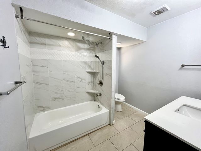 830 Blackburn Street, Grand Prairie, TX 75050