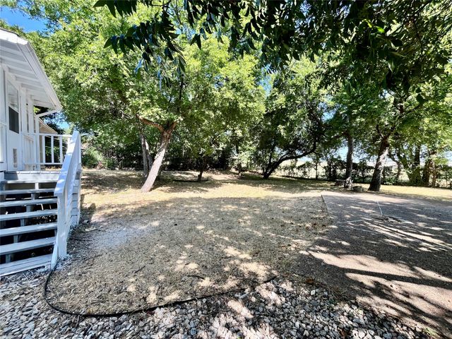 830 Blackburn Street, Grand Prairie, TX 75050