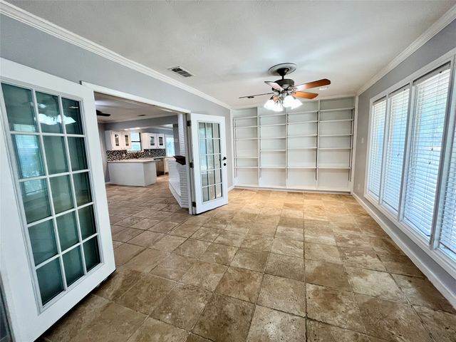 830 Blackburn Street, Grand Prairie, TX 75050