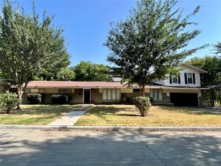 830 Blackburn Street, Grand Prairie, TX 75050