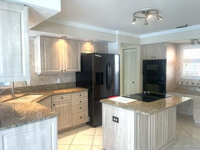 718 BRIGHTSIDE CRESCENT DRIVE 10, Venice, FL 34293