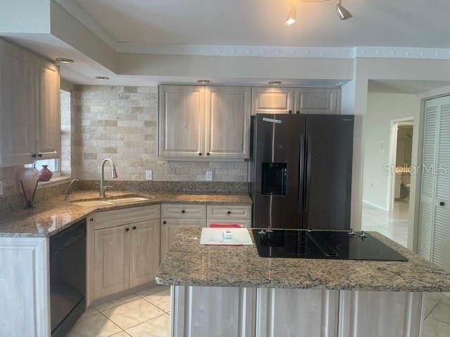 718 BRIGHTSIDE CRESCENT DRIVE 10, Venice, FL 34293