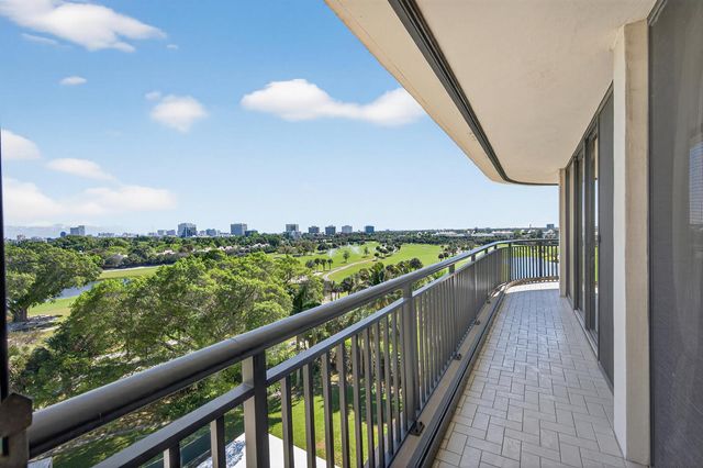 2427 Presidential Way 803, West Palm Beach, FL 33401