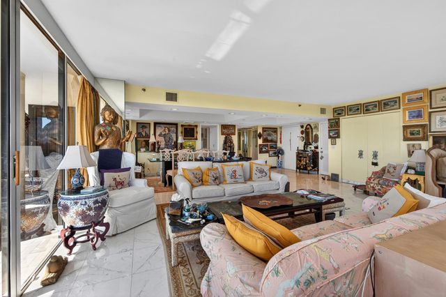 2427 Presidential Way 803, West Palm Beach, FL 33401