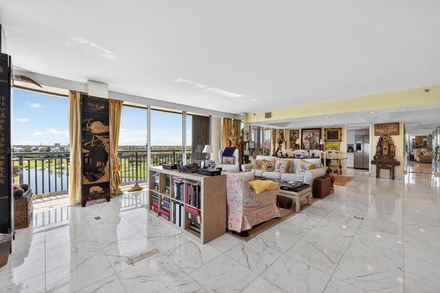 2427 Presidential Way 803, West Palm Beach, FL 33401