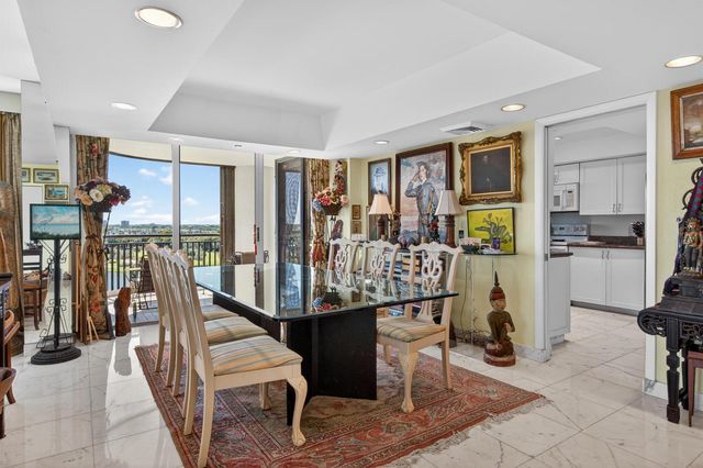 2427 Presidential Way 803, West Palm Beach, FL 33401