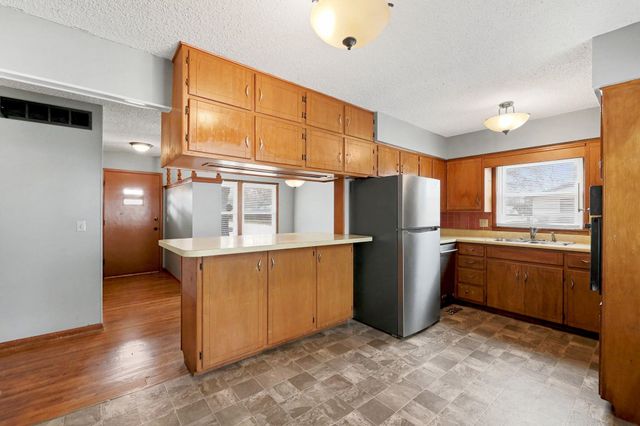 4226 W Memory Ln, Wichita, KS 67212