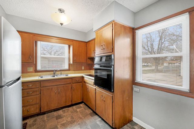 4226 W Memory Ln, Wichita, KS 67212