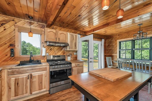 214 Middle Road, Tuftonboro, NH 03816
