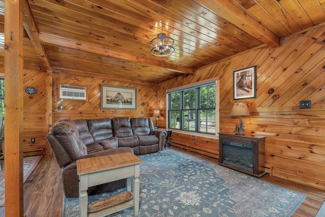 214 Middle Road, Tuftonboro, NH 03816