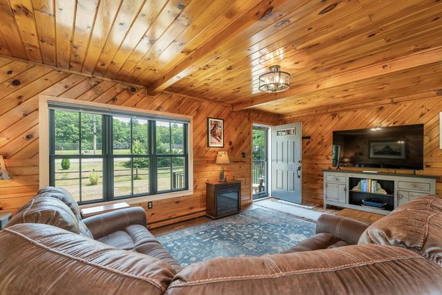 214 Middle Road, Tuftonboro, NH 03816