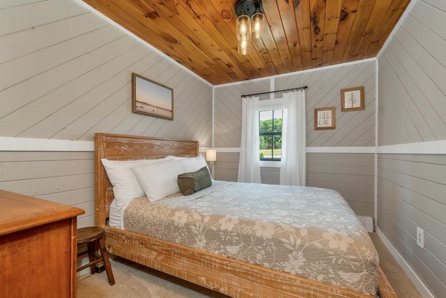 214 Middle Road, Tuftonboro, NH 03816