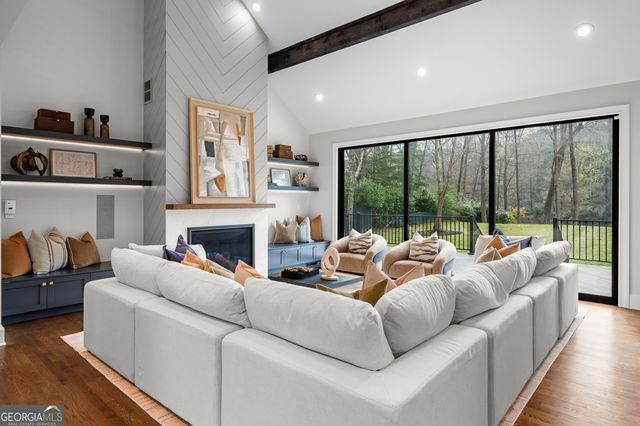 4562 Columns Drive SE, Marietta, GA 30067