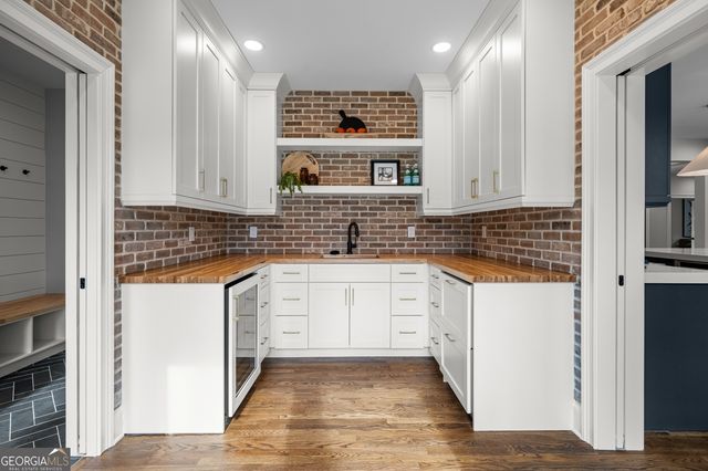 4562 Columns Drive SE, Marietta, GA 30067