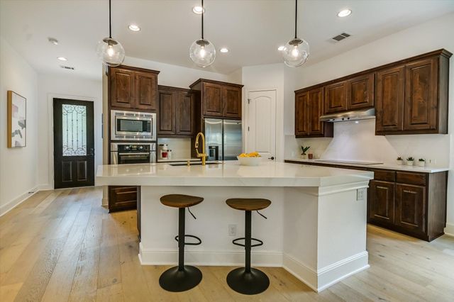13 Prestonwood CIR, Austin, TX 78734