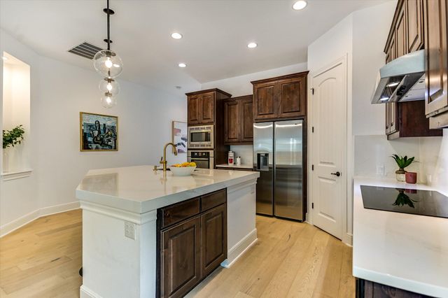 13 Prestonwood CIR, Austin, TX 78734