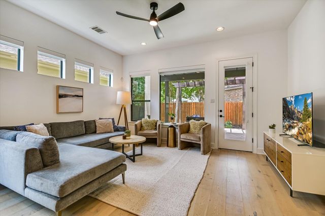 13 Prestonwood CIR, Austin, TX 78734