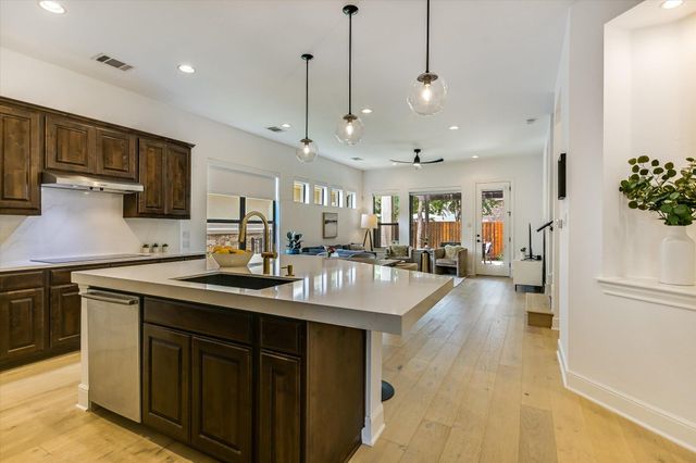 13 Prestonwood CIR, Austin, TX 78734