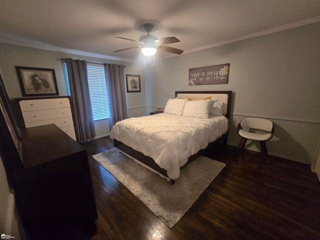 1845 Laurel Oak Drive, Flint, MI 48507