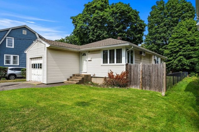 11 Pennybrook Rd, Lynn, MA 01905