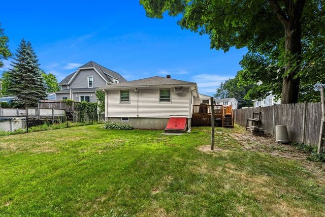 11 Pennybrook Rd, Lynn, MA 01905