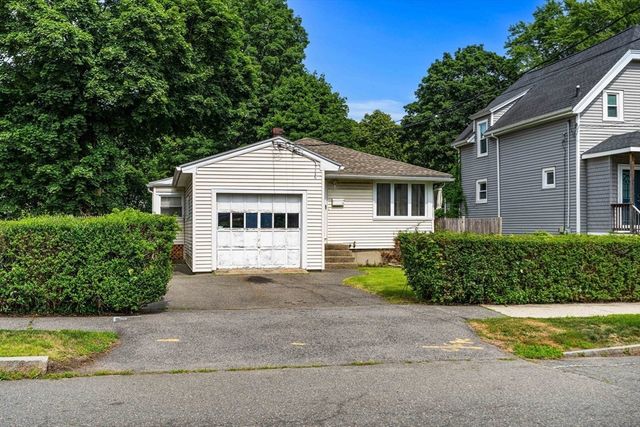 11 Pennybrook Rd, Lynn, MA 01905