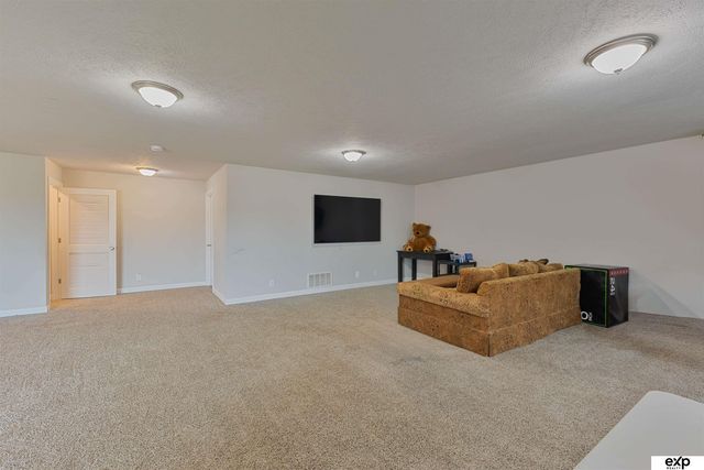 17610 Musket Street, Omaha, NE 68136