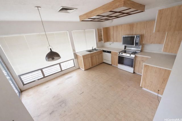 94-1176 Mohalu Street, Waipahu, HI 96797