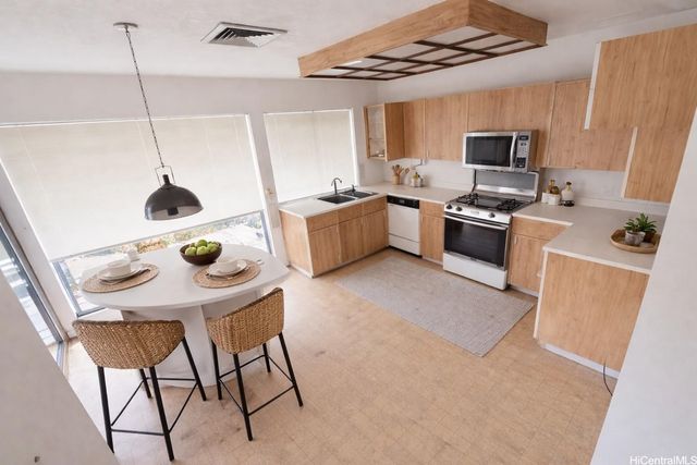 94-1176 Mohalu Street, Waipahu, HI 96797