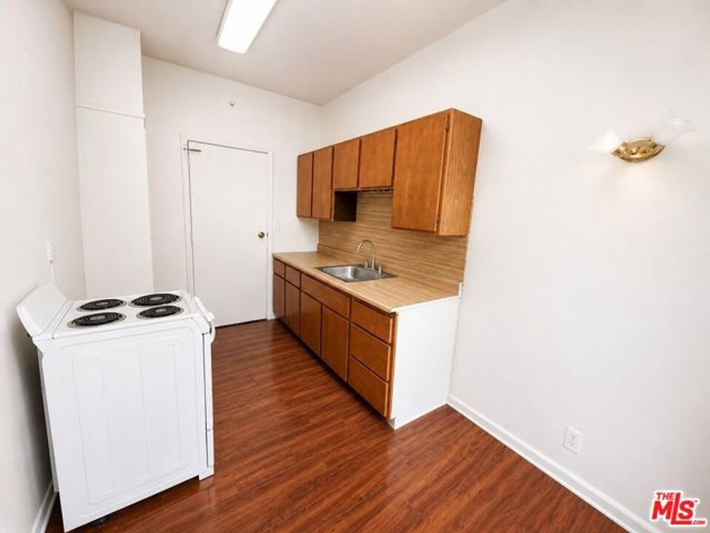 634 S Gramercy Place 403, Los Angeles, CA 90005