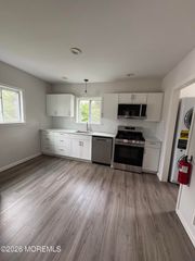 24 Waverly Place B, Red Bank, NJ 07701