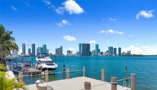 1111 N Venetian Dr, Miami, FL 33139