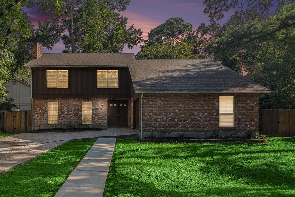 11 Fiddleleaf Court, The Woodlands, TX 77381