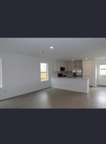 5122 Red Drum Drive, Baytown, TX 77521