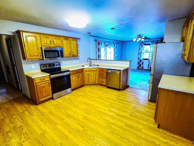 1231 School DRIVE, Waukesha, WI 53189