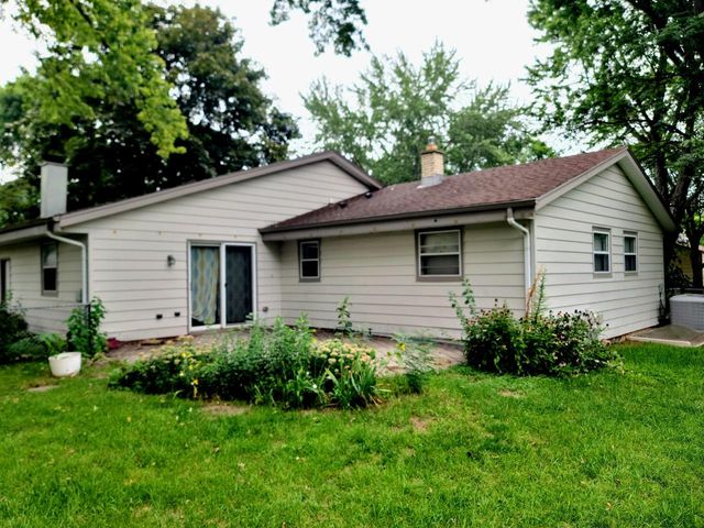 1231 School DRIVE, Waukesha, WI 53189