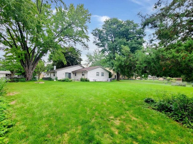 1231 School DRIVE, Waukesha, WI 53189