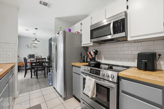 3905 Yosemite Drive, Ocean Springs, MS 39564