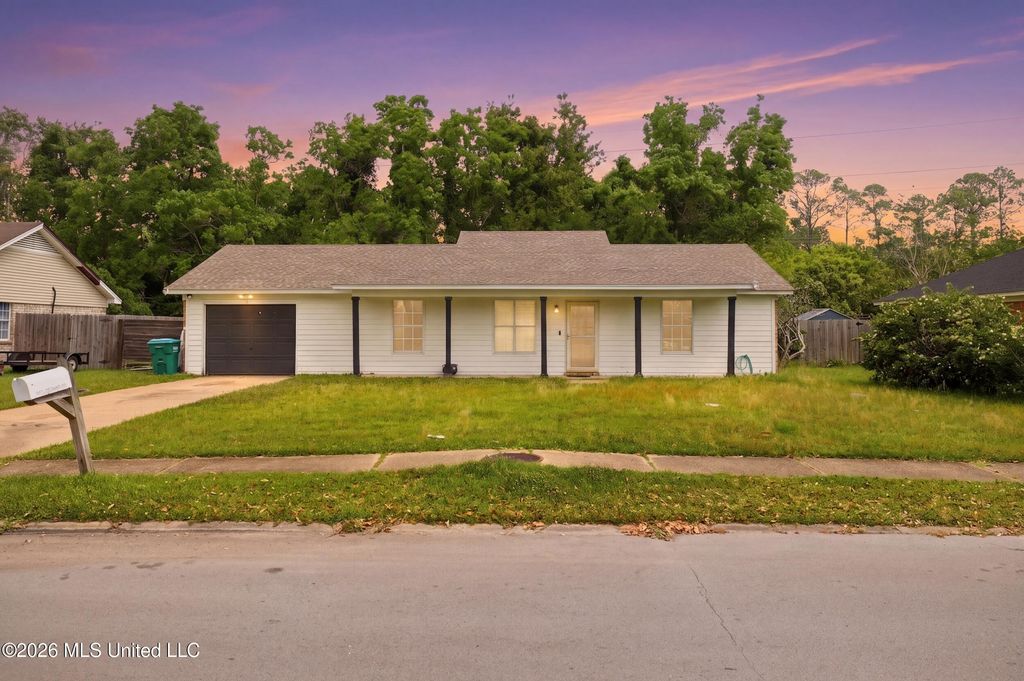 3905 Yosemite Drive, Ocean Springs, MS 39564