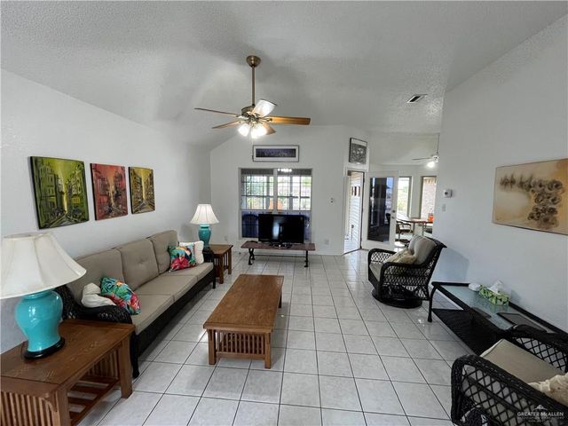 208 Diana Drive, Alamo, TX 78516