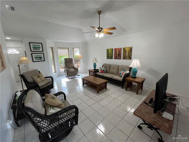 208 Diana Drive, Alamo, TX 78516