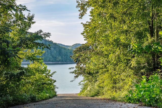 120 Dunrobin Ct, Sparta, TN 38583