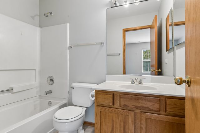 2943 STONEWATER Drive 2943, Naperville, IL 60564