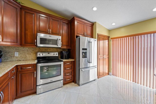 630 Sea Pine Way A, Greenacres, FL 33415
