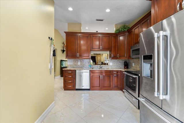 630 Sea Pine Way A, Greenacres, FL 33415